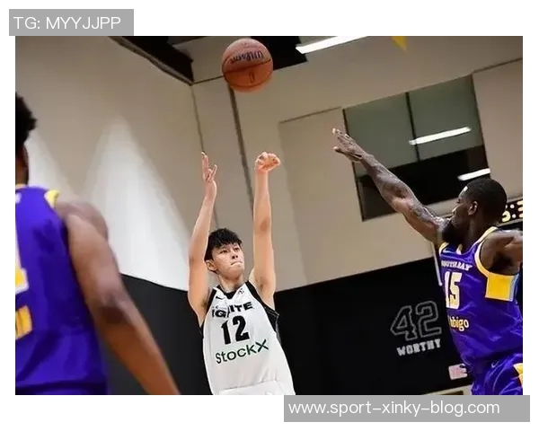 曾凡博半场替补表现抢眼3分6秒内完成1次抢断与2次犯规